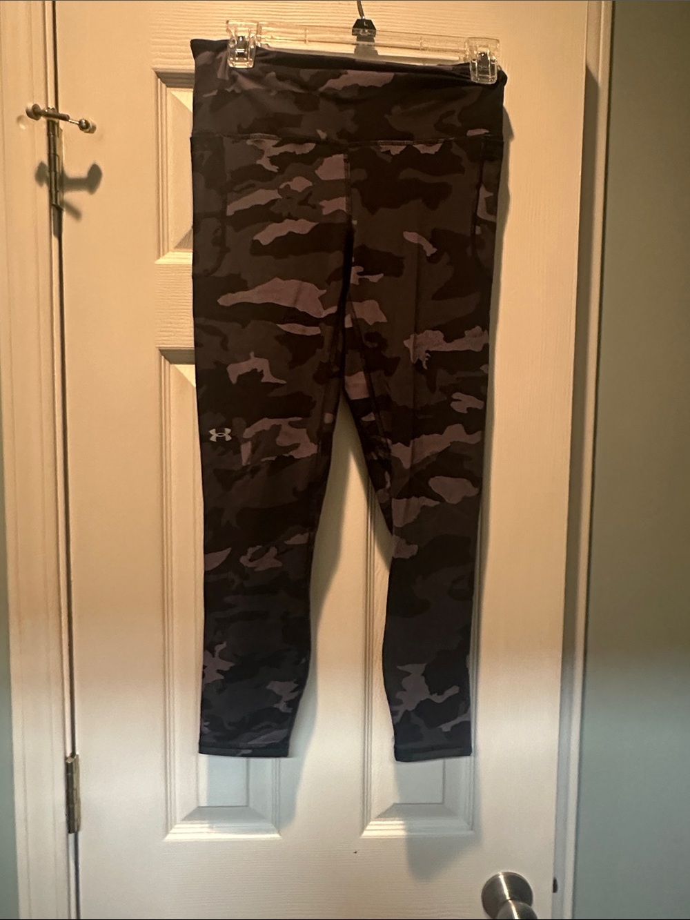 Under Armour Women's Black & Gray Camo Leggings